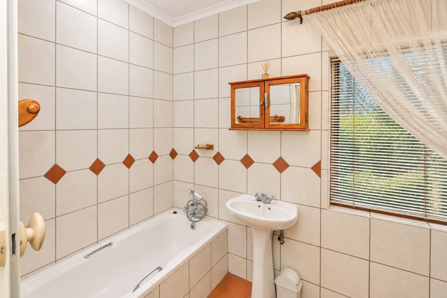 5 Bedroom Property for Sale in Schoemansville North West